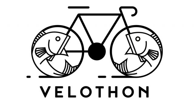 Dessin d'un vélo avec des thons à la place des roues et le mot vélothon inscrit en dessous
